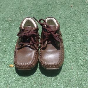 Learning to walk shoes